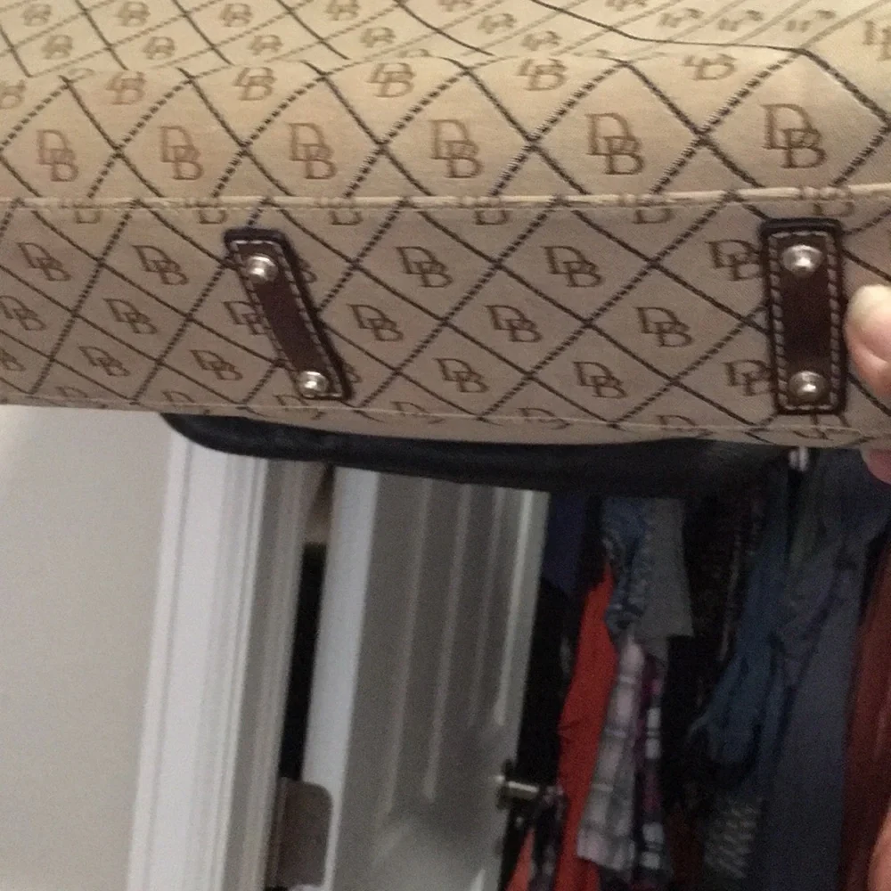 Dooney & Bourke - Picture 3 of 5